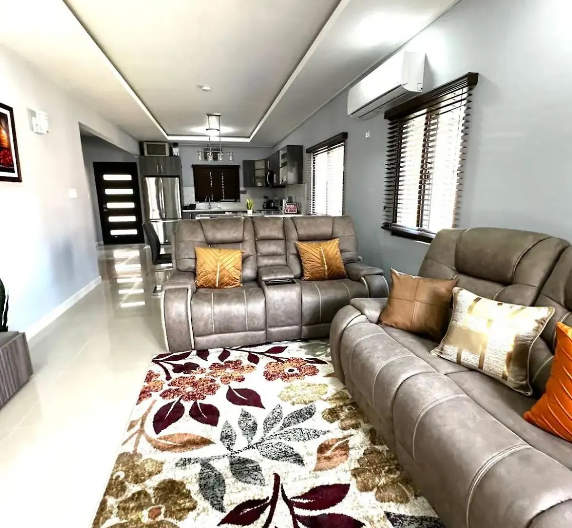 Sunny Cove Lux Villa 3 Bedroom オーチョ・リオス 0*,